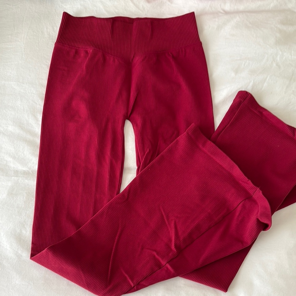 NVGTN Red flare Leggings